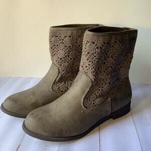 Jellypop Mariella brown booties with crochet fabric